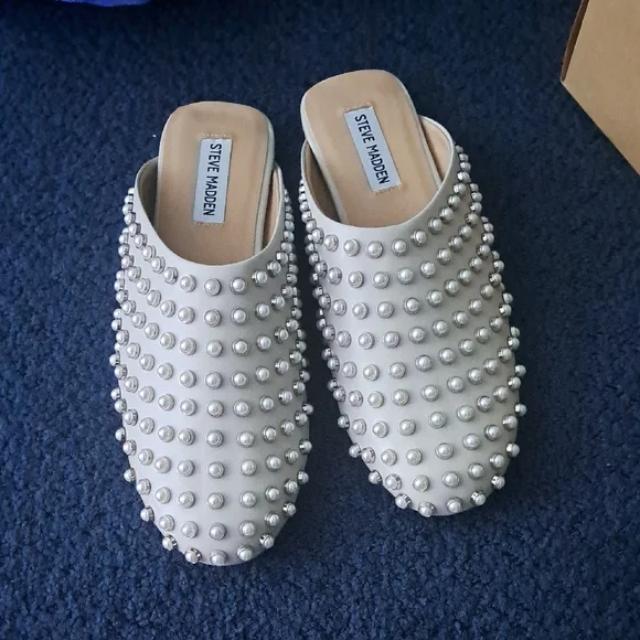 Steve Madden White Pearl Embellished Mules - Picture 2 of 2